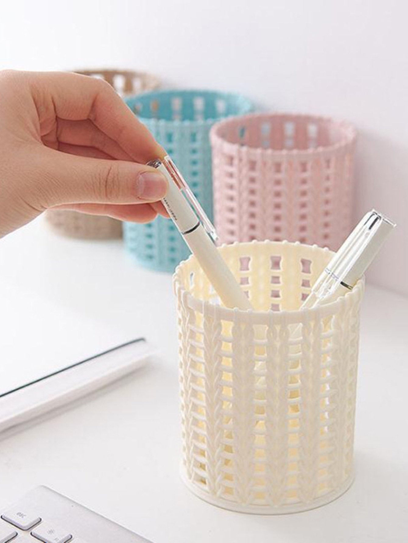 Rattan Plastic Pen Holder 1pc