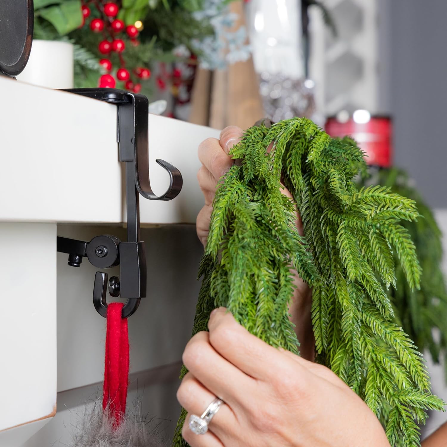 (🎄Christmas Sales 49% OFF) ✨️Fireplace Stocking and Garland Hanger, BUY 2 FREE SHIPPING