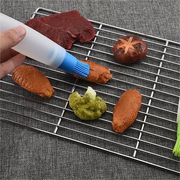 Lats day 49% off🍖Multifunctional silicone liquid(honey/cream/oil/salad)bottle with brush