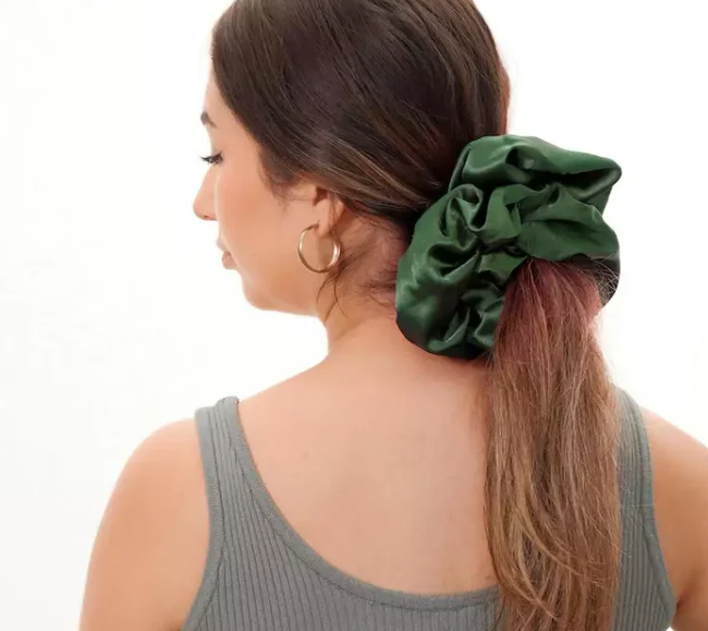 (🌲Early Christmas Sale - 49% OFF) Satin Scrunchie with Hidden Zipper Pocket for Cash