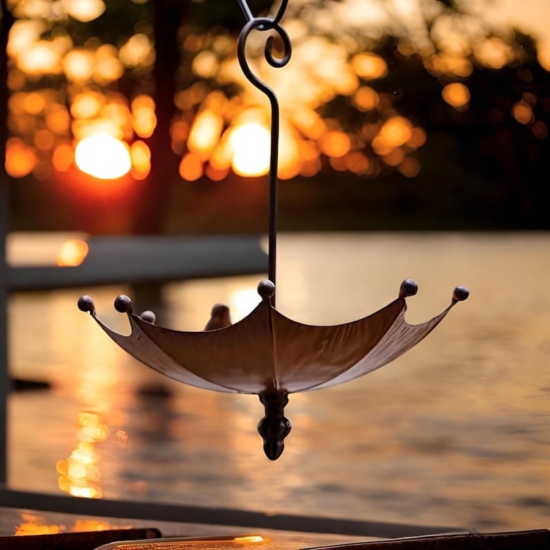 Umbrella Shaped Bird Feeder, Metal Garden Decoration for Hummingbirds, Bees, Butterfly