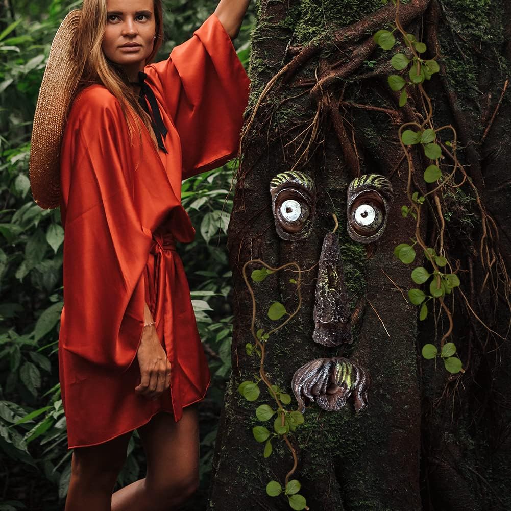 🌳Bark Ghost Faces Decorate Fun Yard Art