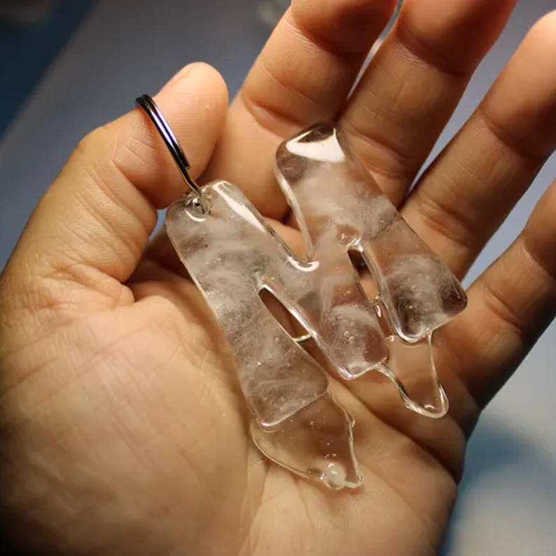 Melting ice alphabet keychain