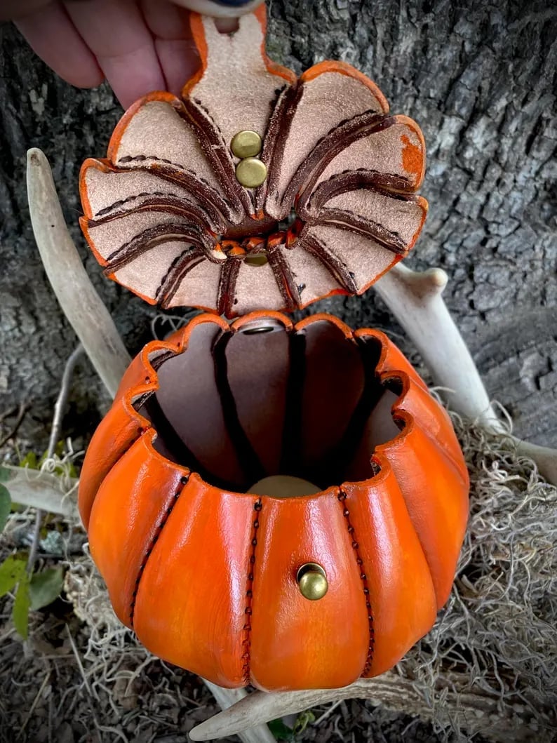 🎁TikTok Last Day Sale - 70% OFF🎃 Pumpkin Leather Foraging Pouch