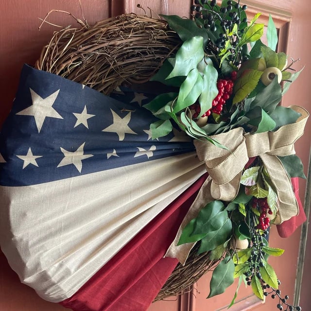 🏵100% Handmade Vintage American Flag Fallen Soldiers Memorial Rattan Wreath(𝐌𝐚𝐫𝐢𝐚𝐧𝐚 𝐒𝐦𝐢𝐭𝐡 𝐇𝐚𝐧𝐝𝐦𝐚𝐝𝐞®)