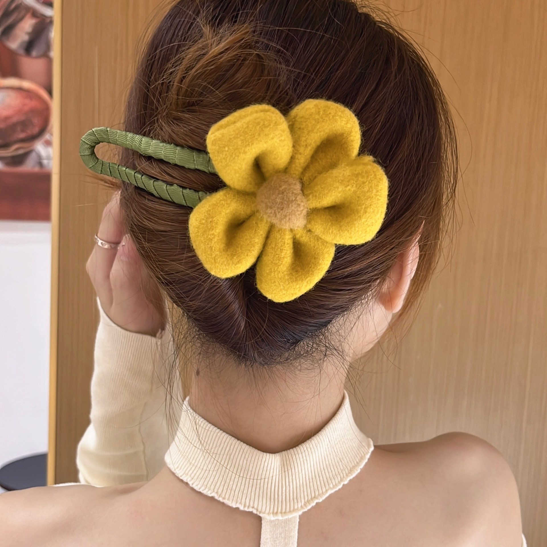 (🎄Christmas Promotion--48%OFF)Plush Flower Hair Clip(Buy 4 get Free shipping)