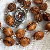 ✝️100% Handmade Olive Wood Carved Beads Rosary with Holy Soil(𝐂𝐡𝐚𝐝 𝐒𝐦𝐢𝐭𝐡 𝐇𝐚𝐧𝐝𝐦𝐚𝐝𝐞®)