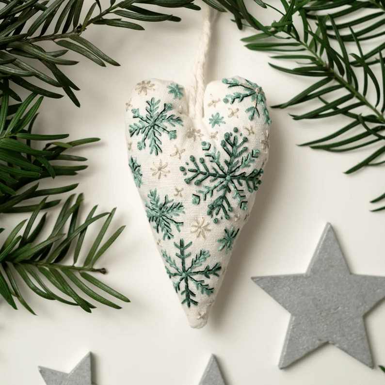 🔥Last Day Promotion 70% OFF🔥DIY Heart Shaped Hand Embroidered Christmas Ornament/Ornament Kit