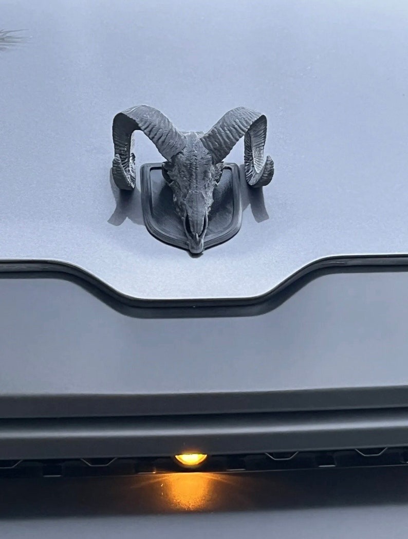 Hood Ram Skull Badge Ornament Emblem