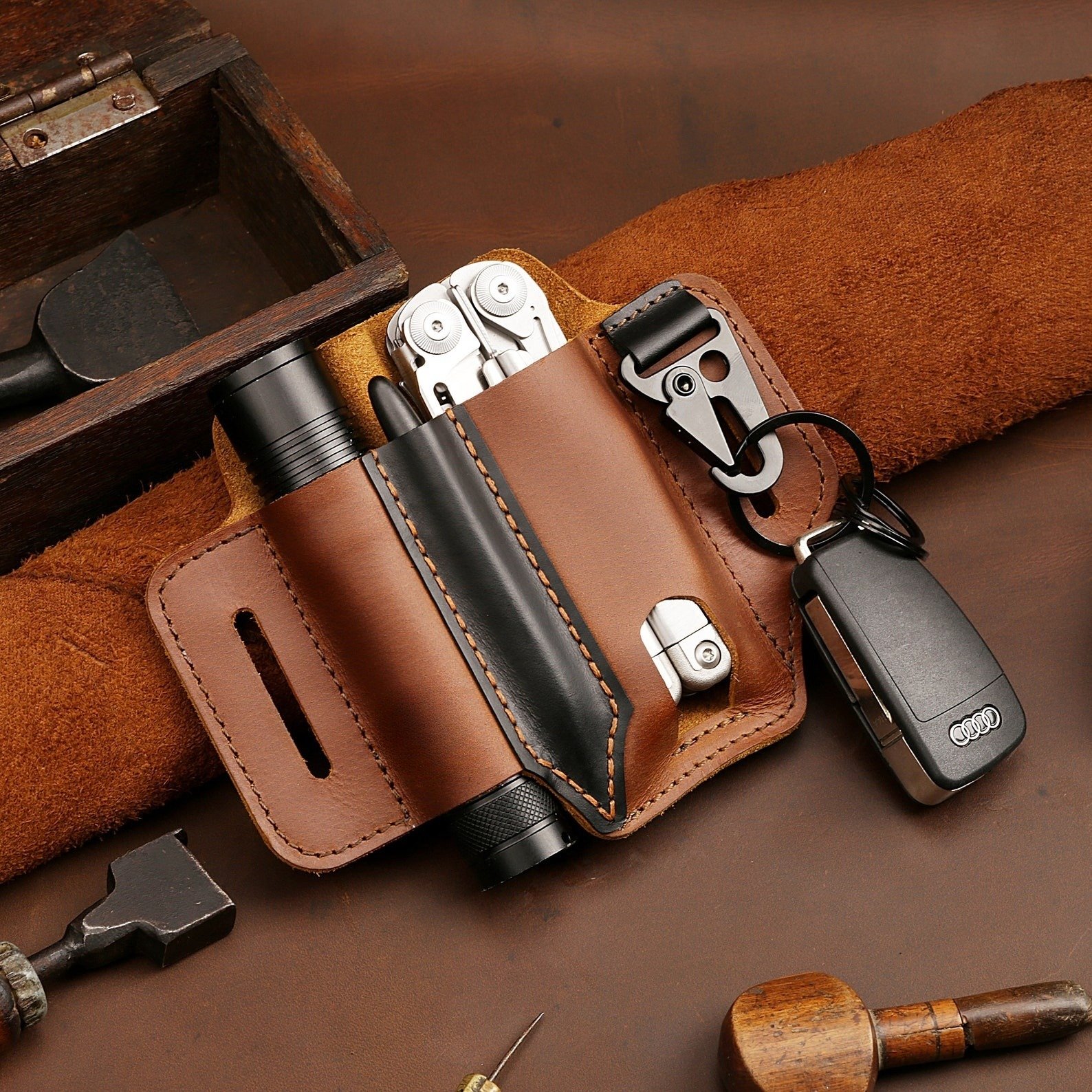 Full-grain Leather EDC Multitool Sheath (𝐉𝐞𝐟𝐟𝐫𝐞𝐲 𝐌𝐨𝐫𝐫𝐢𝐬𝐨𝐧 𝐇𝐚𝐧𝐝𝐦𝐚𝐝𝐞®)