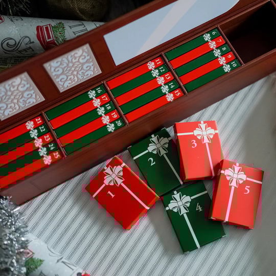 Mini Book Ornament Advent