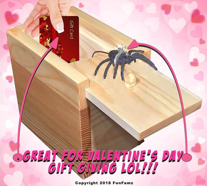 (Last Day Promotion - 50% OFF) Super Funny Crazy Prank Gift Box Spider, Buy 3 Get 4 Free & Free Shipping🔥