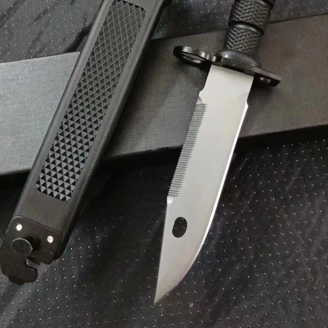 Pioneer Multifunctional Outdoor Adventure Tactical Knife