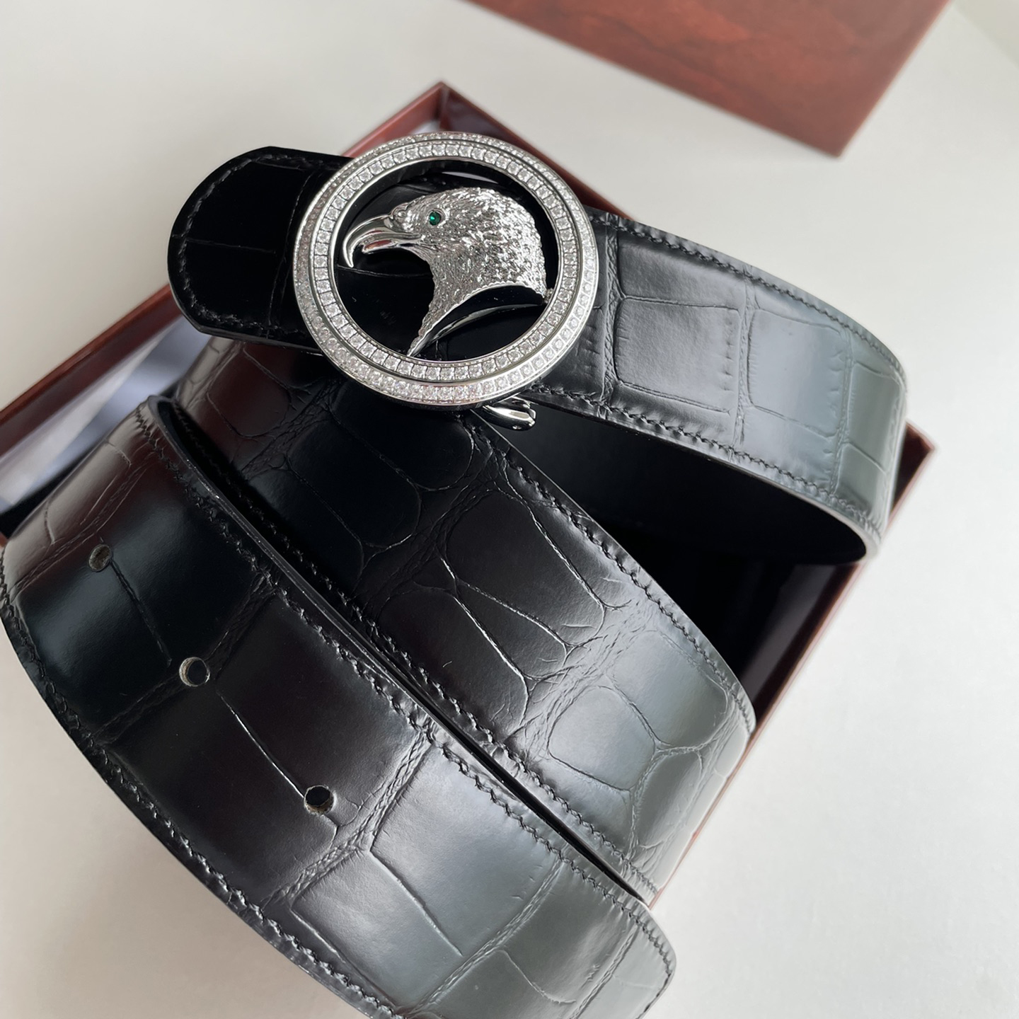 <strong>Handmade</strong> Eagle Head Inlaid Diamond Crocodile Leather Belt