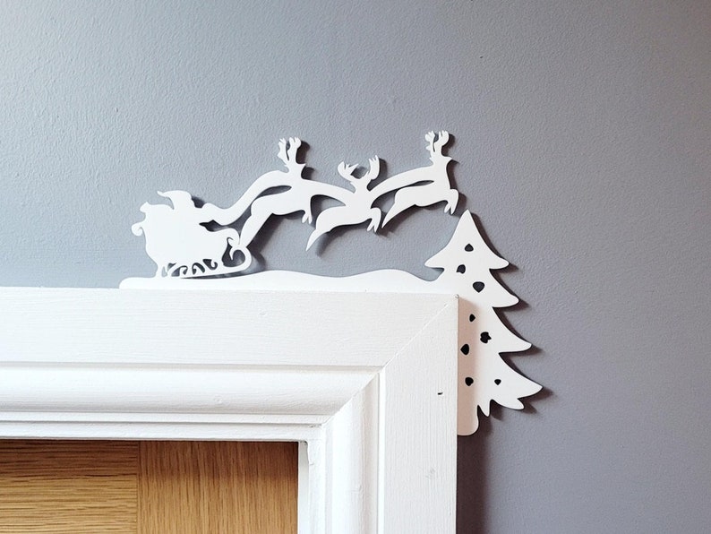 Deer In The Woods Decoration, Door Corner, White Christmas Decoration for the Home