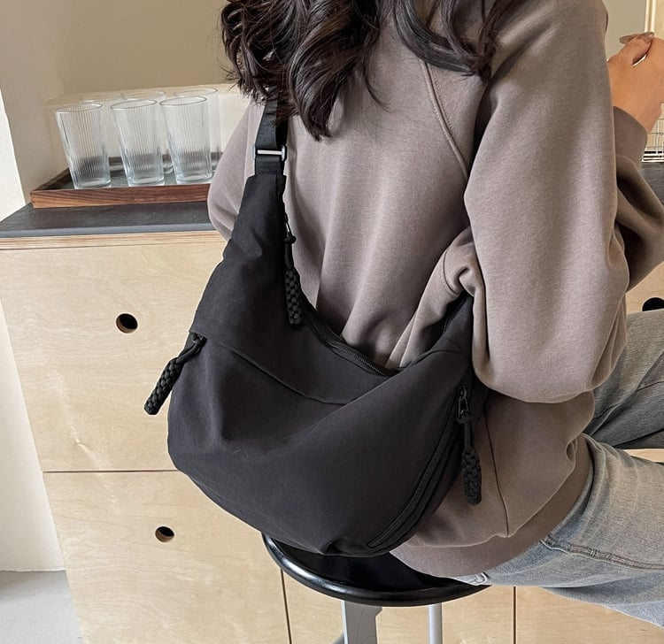 🎉Letzter Tag 49% Rabatt🔥Modische Umhängetasche aus Nylon in Unifarbe