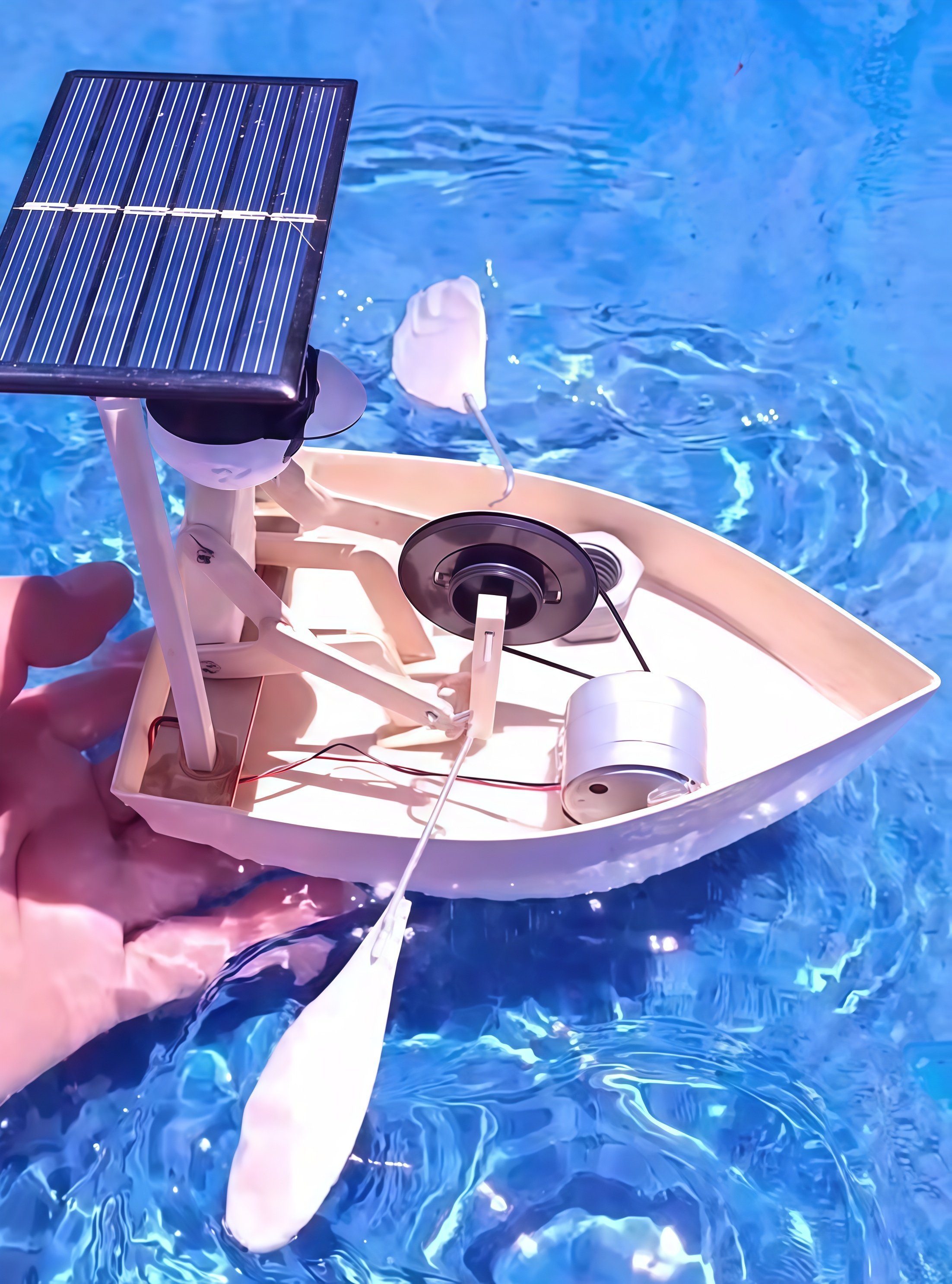 Solarbetriebener Ruderroboter