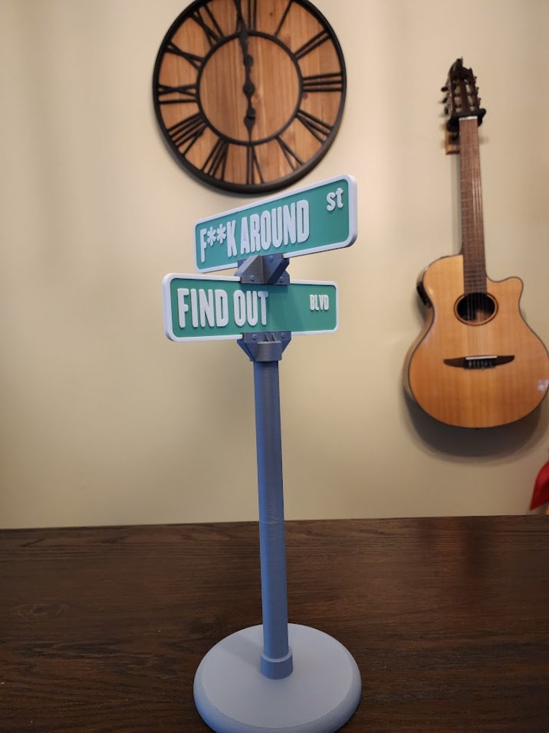 🔥Last Day Promotion - 60% OFF🎁🤣F Around/Find Out Street Sign Desk Decoration | Funny Desk Gift