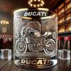 Whiskyglas im Motorrad-Stil