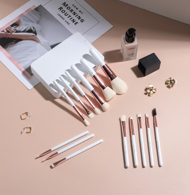 Tiktok Summer Sale🎉Travel Makeup Brush Set with LED light Mirror