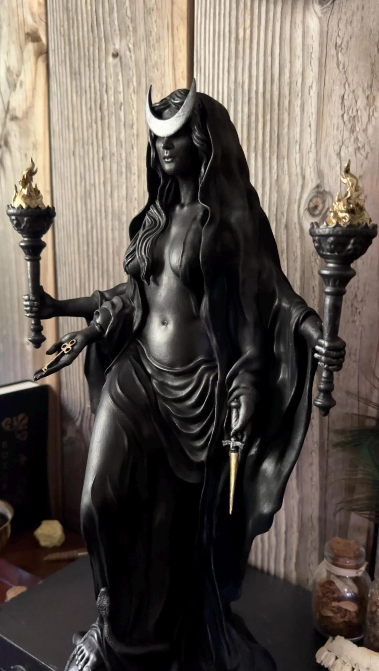 🔥Last Day 70% OFF🔮Hekate Niktipolos, The Witch of The Night🧙‍♀️