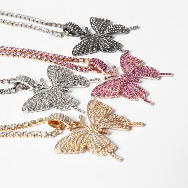 LAST DAY 50%OFF - BUTTERFLY CRYSTAL PENDANT NECKLACE