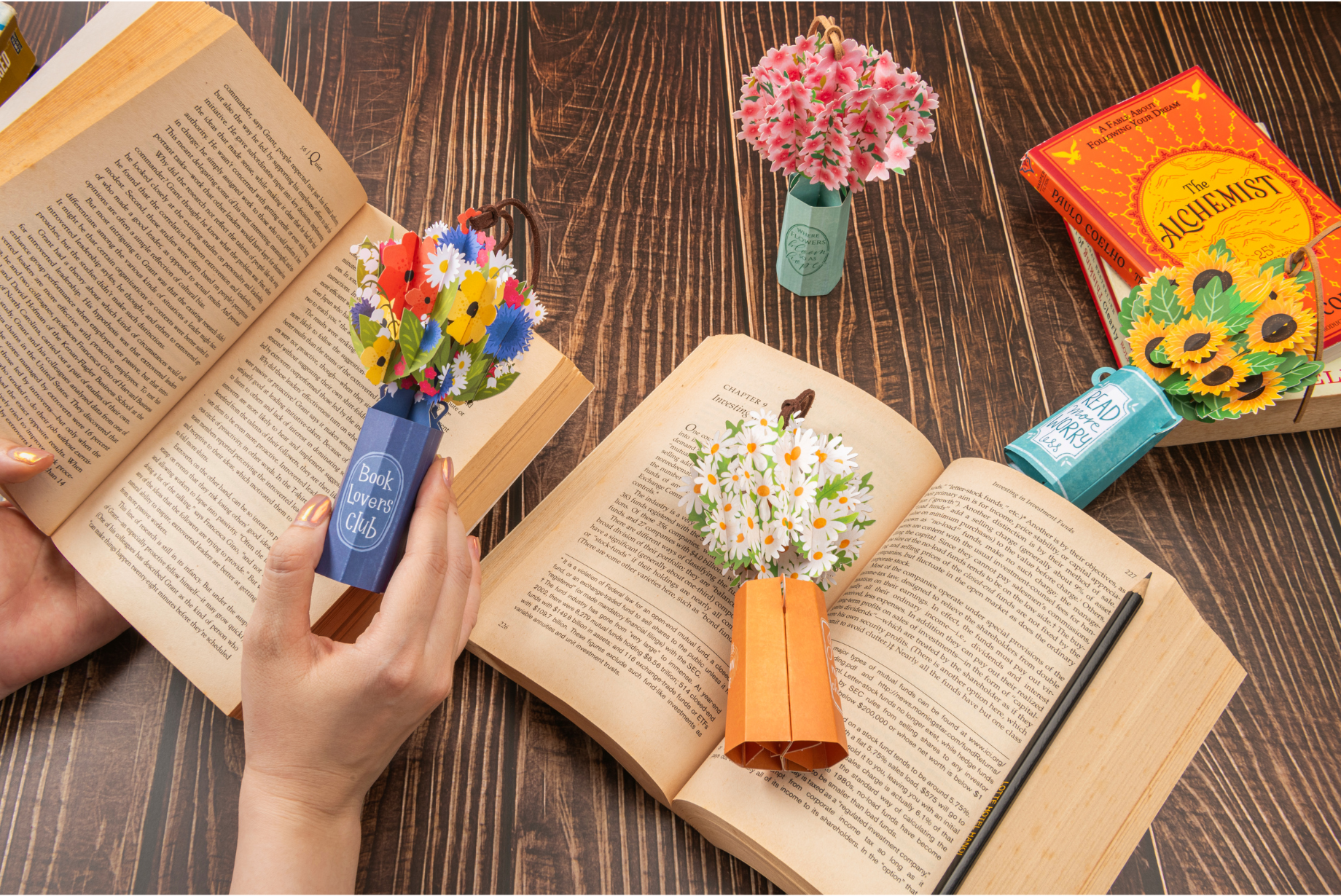 💥LAST DAY SALE 50% OFF💥Elegant Flower Bouquet 3D Pop-up Bookmark