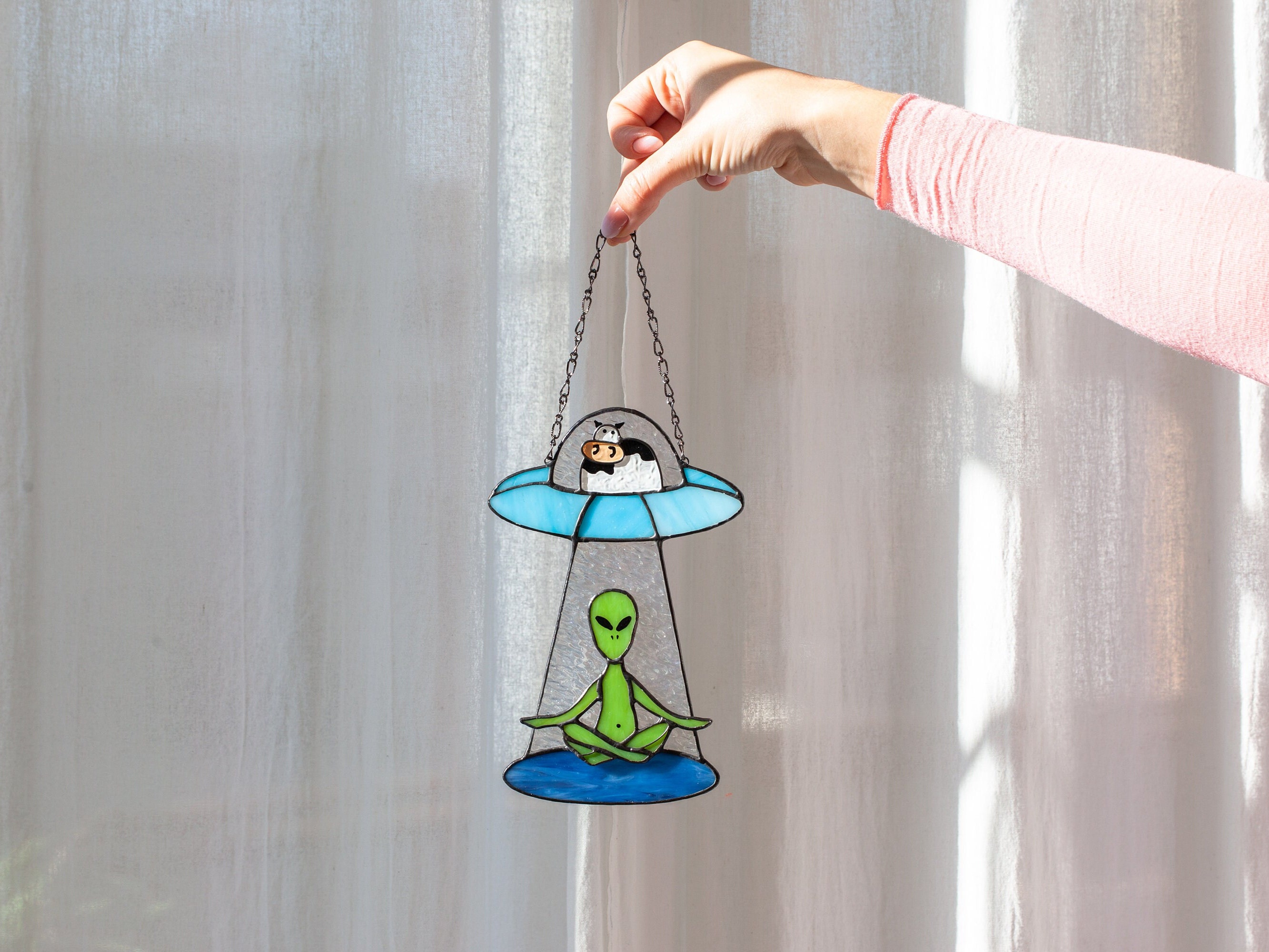 🛸UFO Abduction a Cow Stained Glass Suncatcher