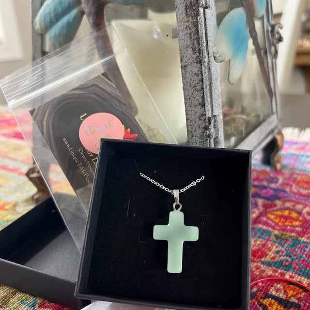 ✝️100% Handmade Green Aventurine Cross Healing Heart (𝐂𝐡𝐚𝐝 𝐒𝐦𝐢𝐭𝐡 𝐇𝐚𝐧𝐝𝐦𝐚𝐝𝐞®)