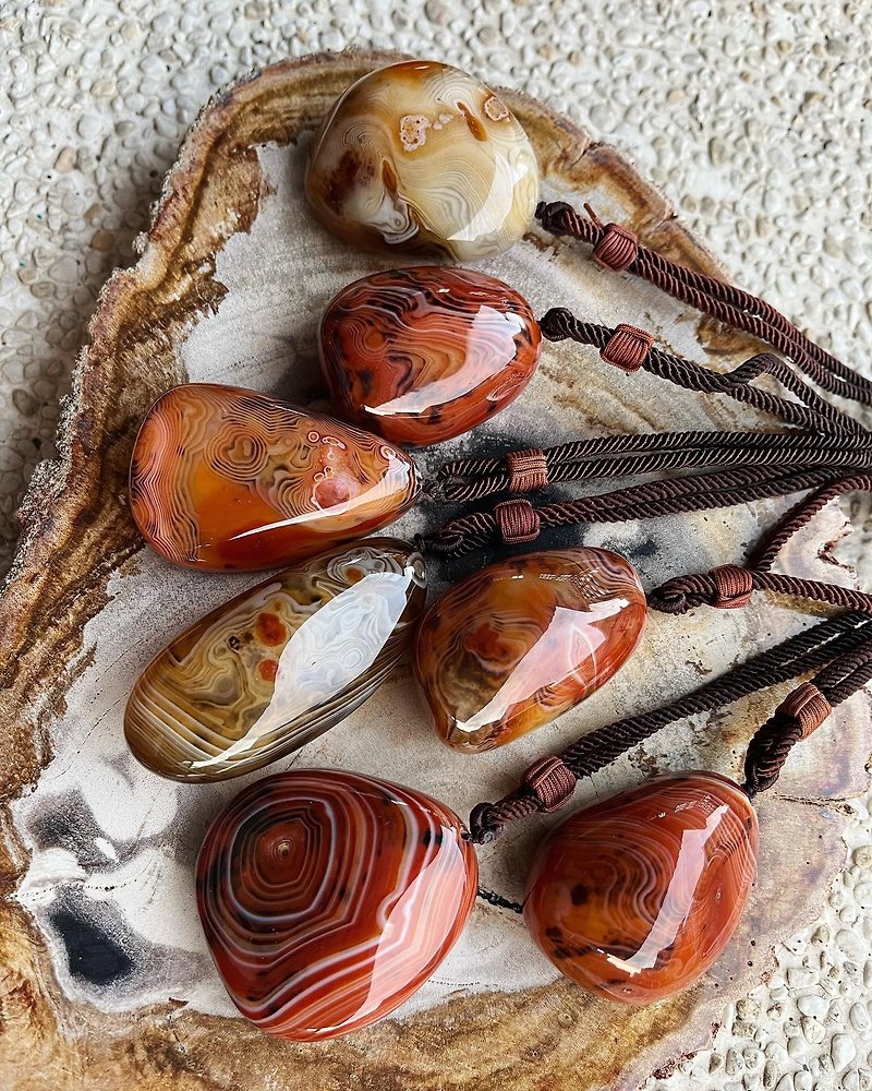 🔥Natural Twining Line Agate Rough Stone Pendant- Buy 3 Get 2 Free!