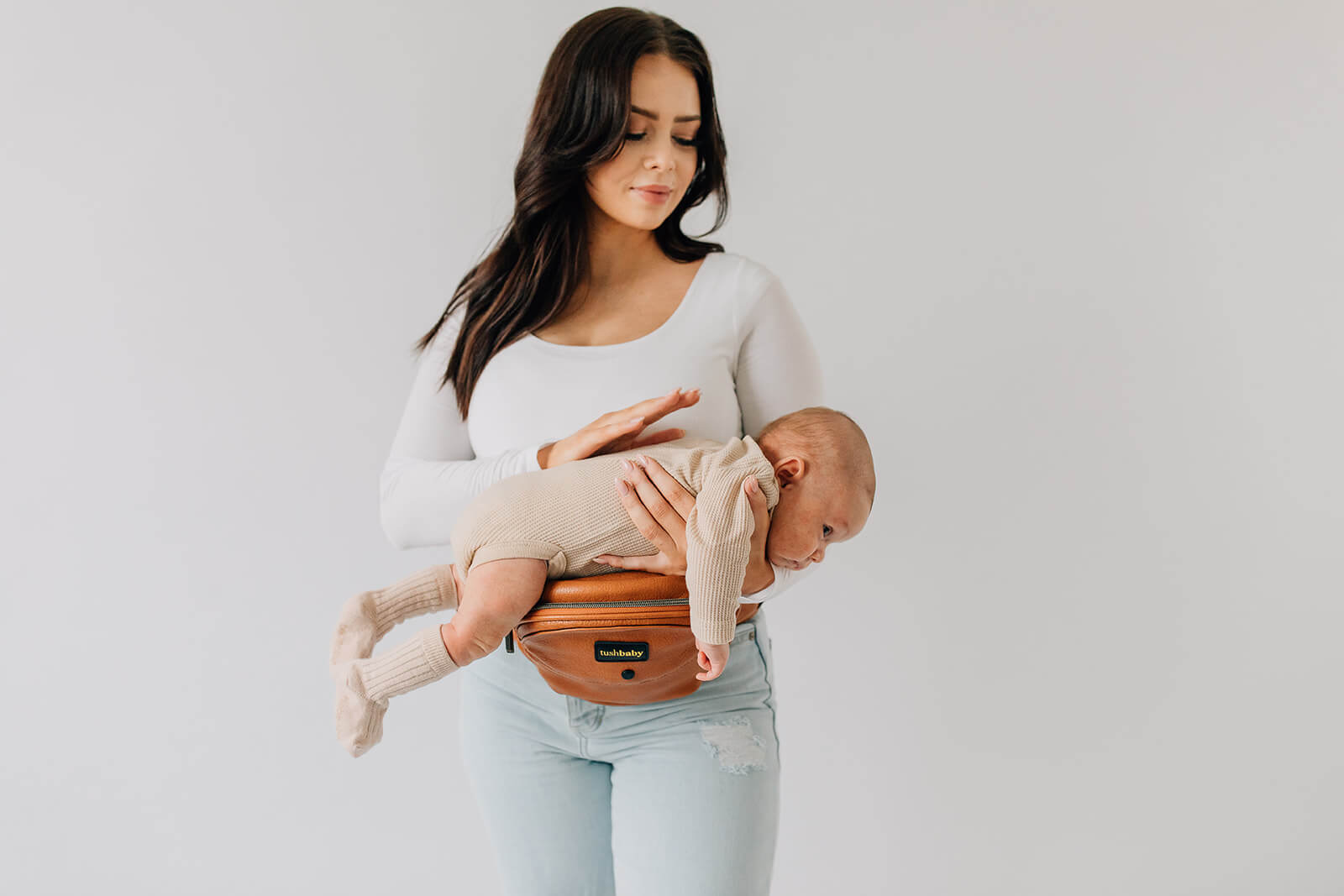 Hands free baby hip carrier