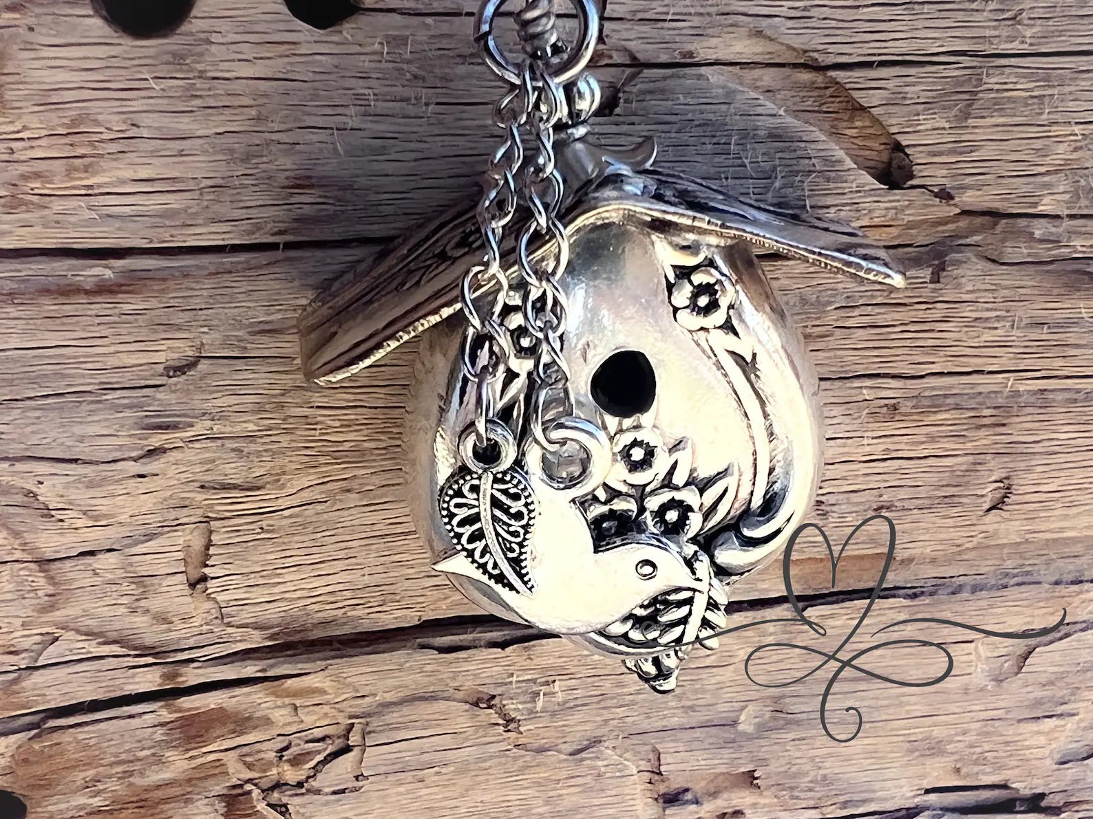 🔥Father's Day Sale: 49% OFF - 🐦Birdhouse Necklace • The 1951 