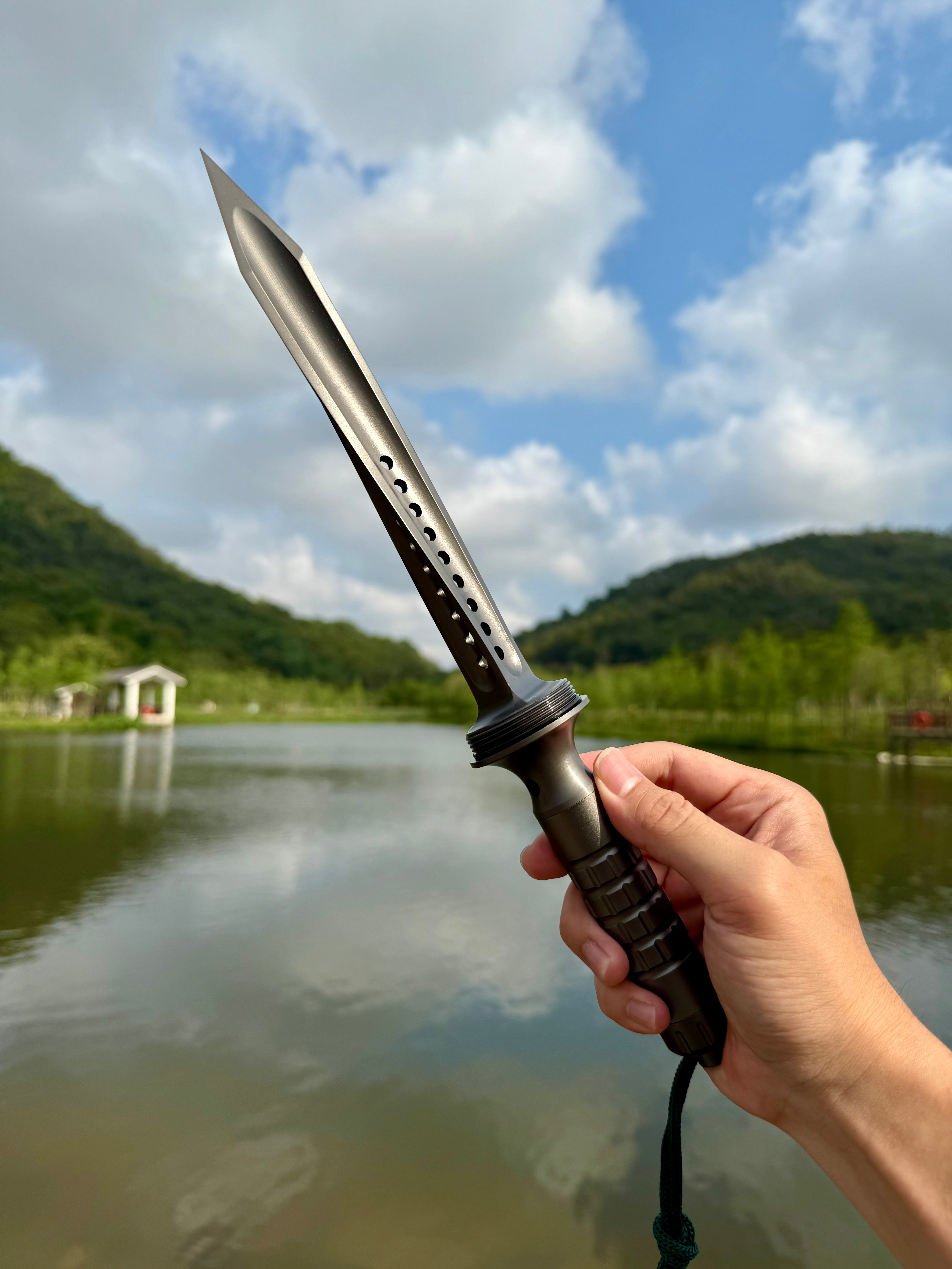 Tri-Edge Tactical Dagger