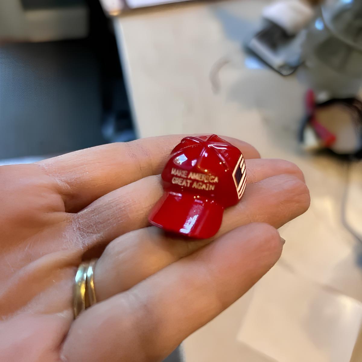 🔥LAST DAY SALE 70% OFF💥Red Hat Keychain