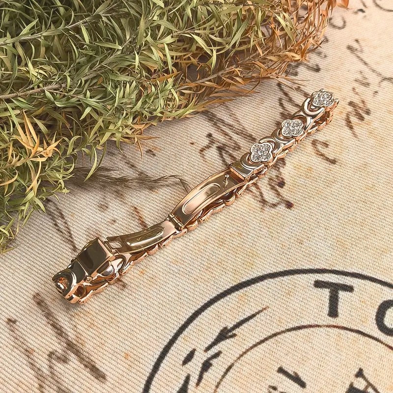🌟 Fresh Week Fresh Deals 60% OFF-🍀Clover Copper Magnet Bracelet【Buy 2 Free Shipping】