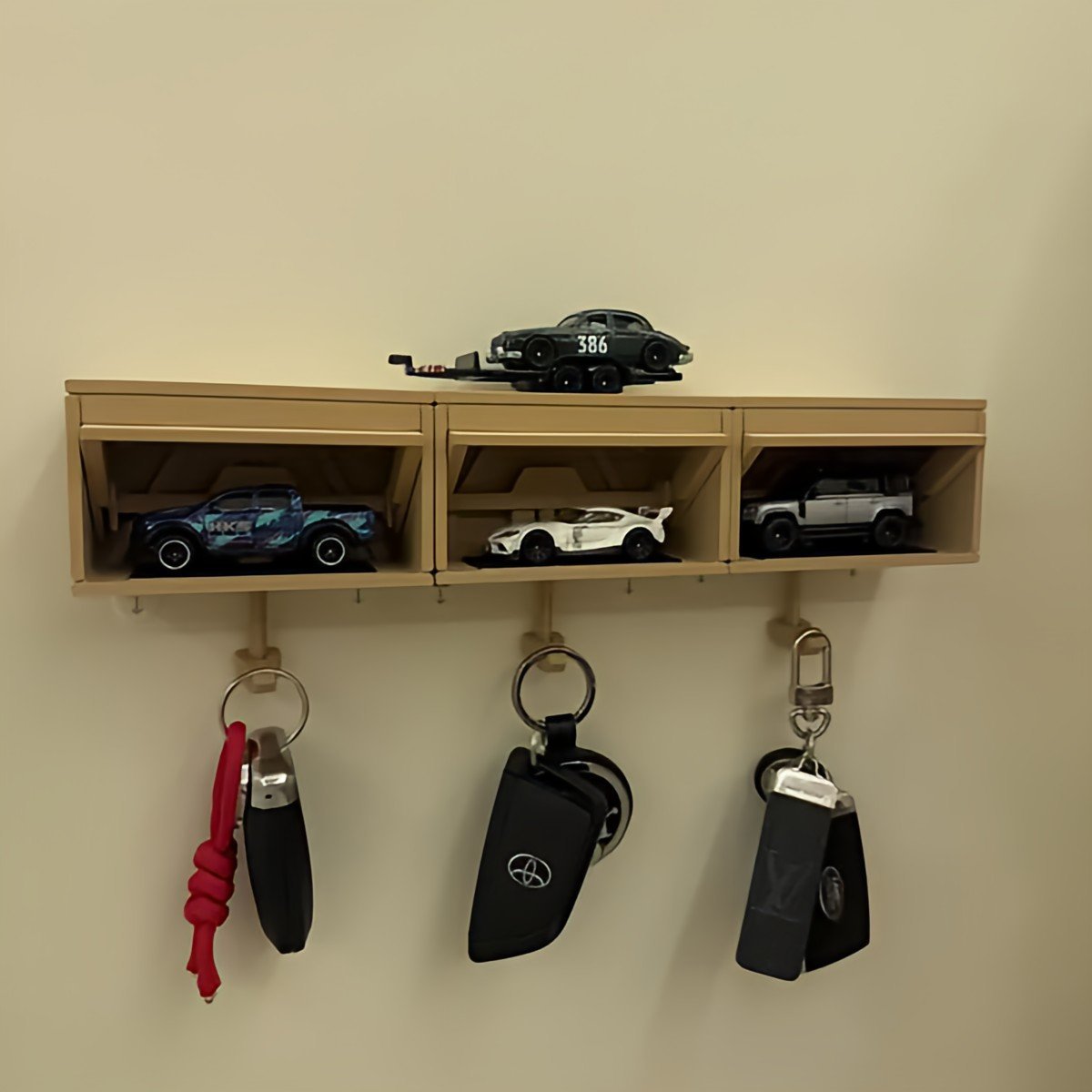 ✨Last Day 49% OFF - Auto Garage Key Holder - Interactive Opening Door