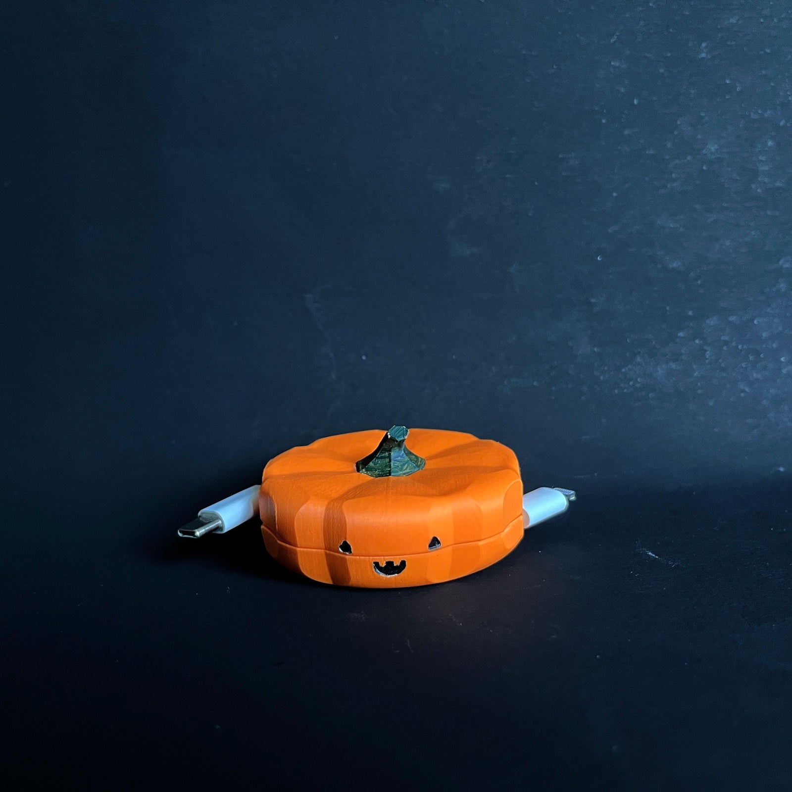 🎃Halloween Limited-Time Sale 50% OFF🔥Pumpkin Pebble Automatic cable winder