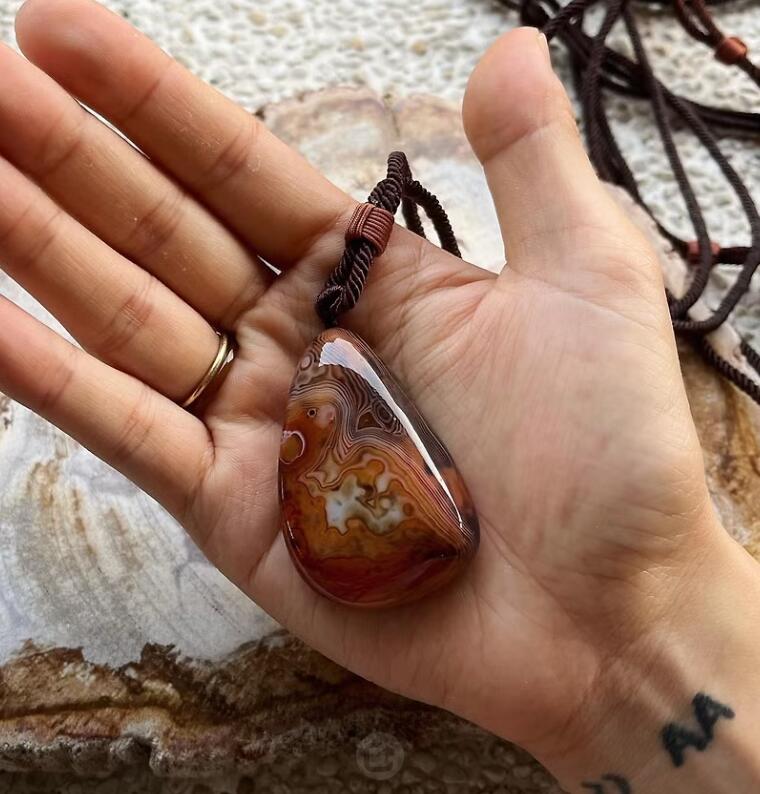 🔥Natural Twining Line Agate Rough Stone Pendant- Buy 3 Get 2 Free!