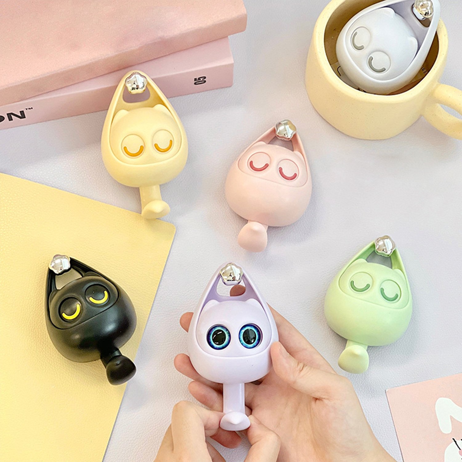 🔥(Last Day Promotion - 50% OFF) 🐱Creative Wink Cat Adhesive Hooks