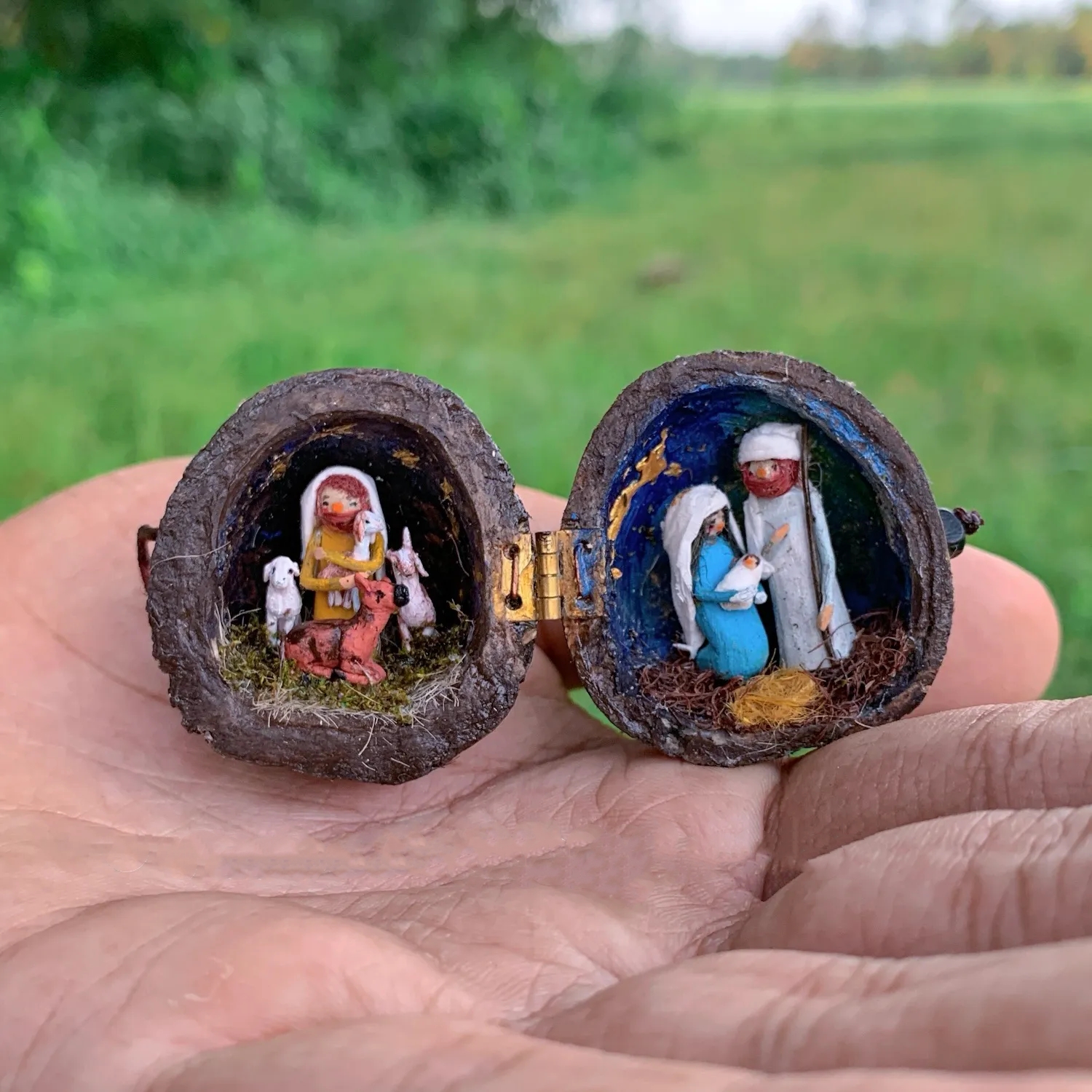 Miniature Handmade Nativity Scene in A Nutshell - Best Christmas Gifts