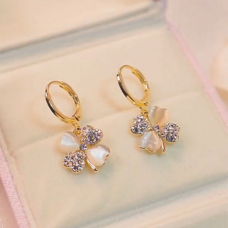 ✨New Arrival-Nickel-free Four-leaf Clover Diamond Earrings