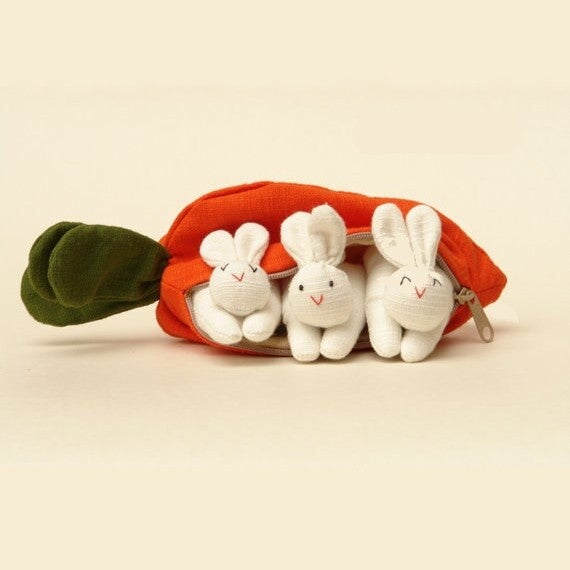 🔥Last Day Promotion 70% OFF🔥Hide-and-Seek Bunnies in Carrot Pouch