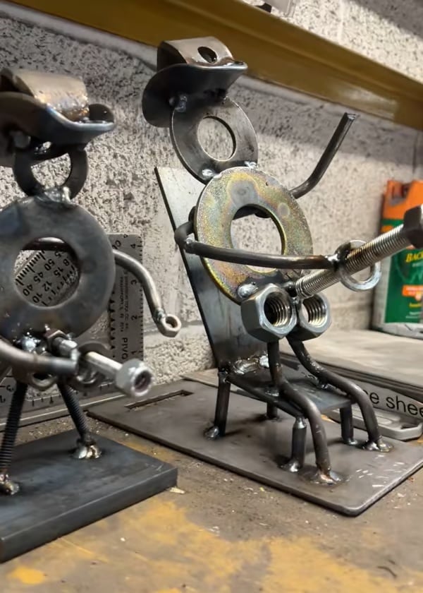⏰ Historisch niedrigster Preis: Spare 49% - 🤣 Handgefertigte Jackin’ Cowboy-Statue