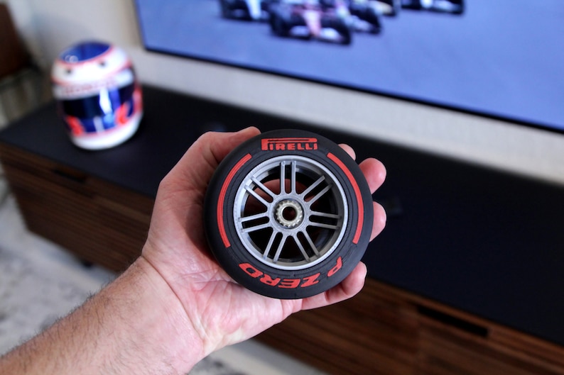 🎁TikTok Last Day Sale - 70% OFF✨Formula 1 Tire Fridge Magnets Full Set – 18” & 13” Replica F1 Tires