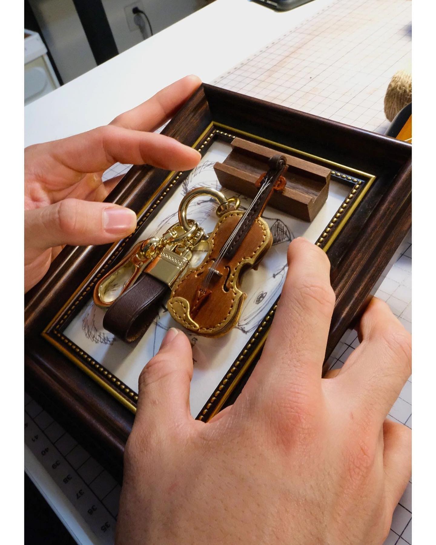 🔥Hot Sale 49% OFF🎁Crafted Leather Violin & Cello Keychain🎻