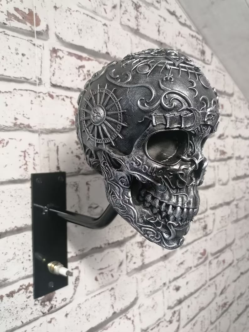 🔥LAST DAY SALE 49% OFF 🏴‍☠️Motorcycle helmet and jacket skull holder🔥BUY 2 FREE SHIPPING