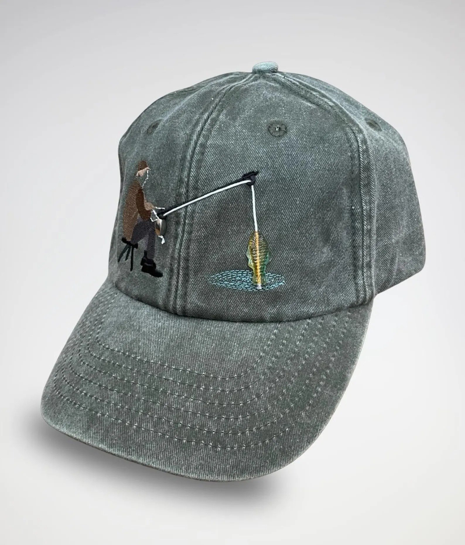 Embroidered Fisherman Hat with Pull-Up Glass Fish