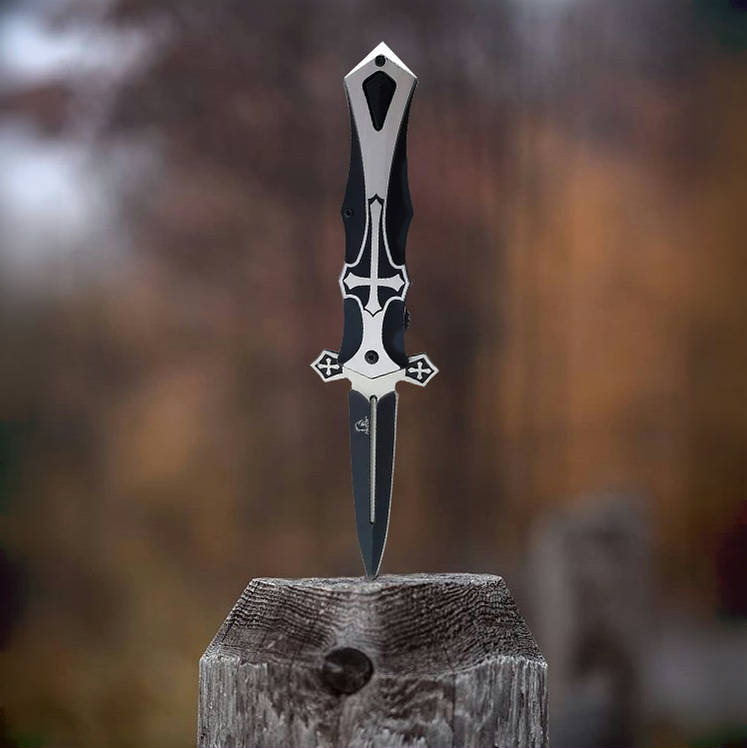 Spring-assisted folding knife. Perfect for hunting, camping.