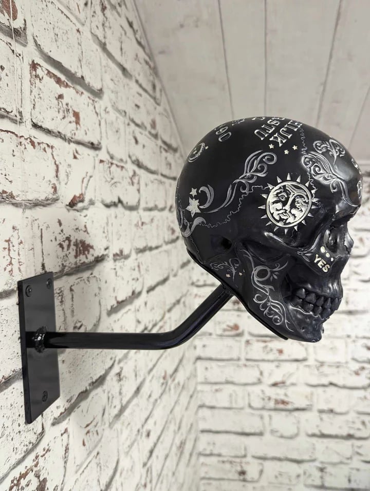 🔥Letzter Tag 50% RABATT -Totenkopfhalter für Motorradhelm und -jacke