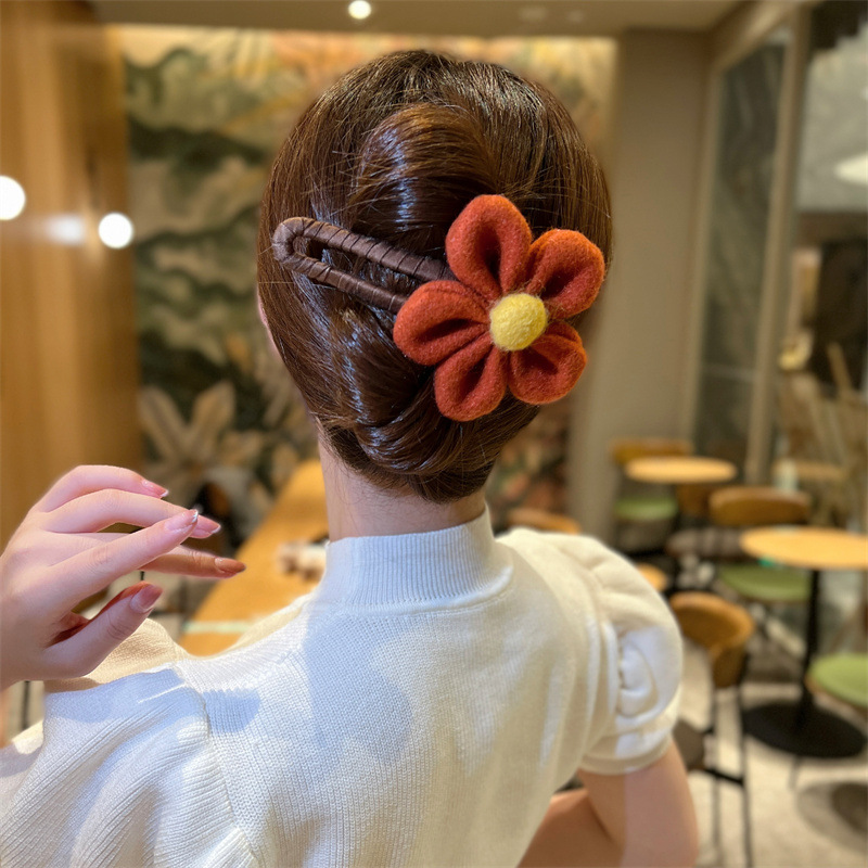 (🎄Christmas Promotion--48%OFF)Plush Flower Hair Clip(Buy 4 get Free shipping)